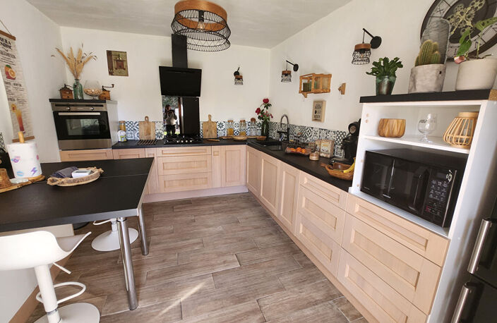 OPPORTUNITÉ - VIAGER OCCUPE, maison en pierre de 196 m2 et dépendances sur jardin — photo 4
