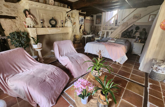 OPPORTUNITÉ - VIAGER OCCUPE, maison en pierre de 196 m2 et dépendances sur jardin — photo 5