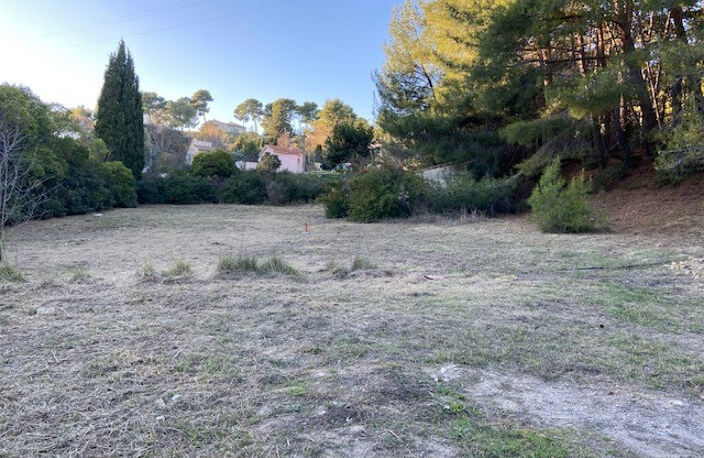 PINCHINATS Terrain  à bâtir  Aix-en-Provence 1018m² — photo 2