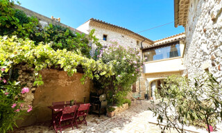 Maison 10 Pièces 300 m² à vendre à Uzès (30700)