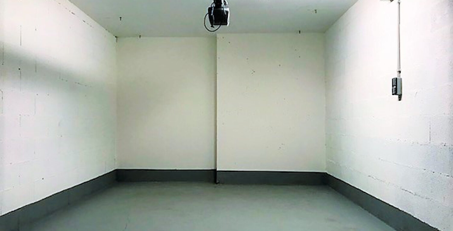 Garage en sous-sol au centre-ville — photo 1