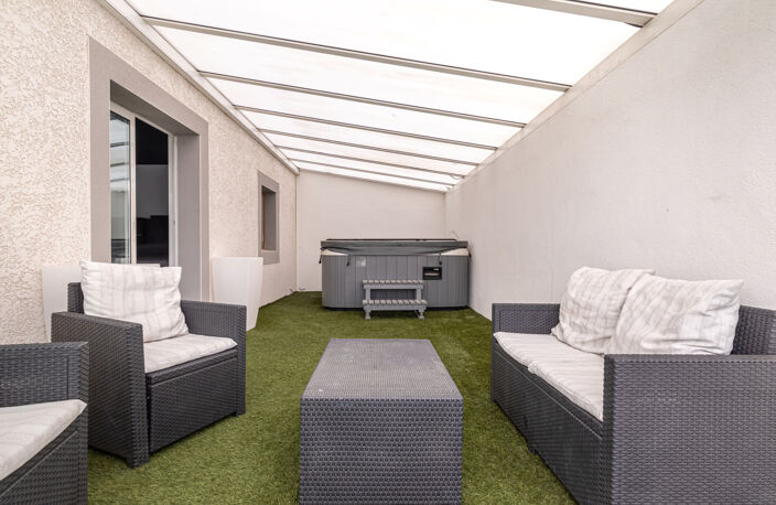 Maison de 212 m2 (intersection Rillieux/Caluire/Sathonay) avec Piscine — photo 3