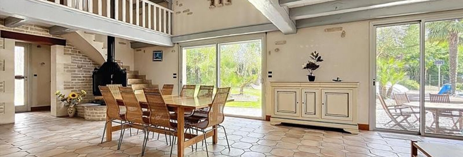 Maison 7 Pièces 212 m² à vendre à Courçon (17170)