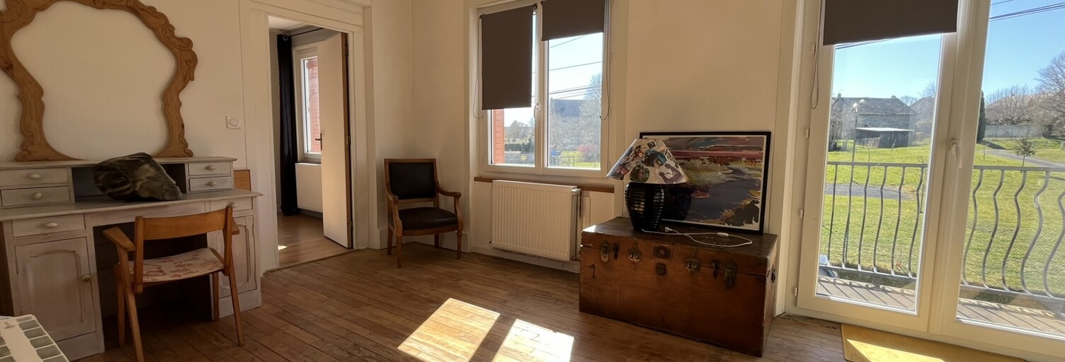 Immeuble  270 m² à vendre à Giat (63620)