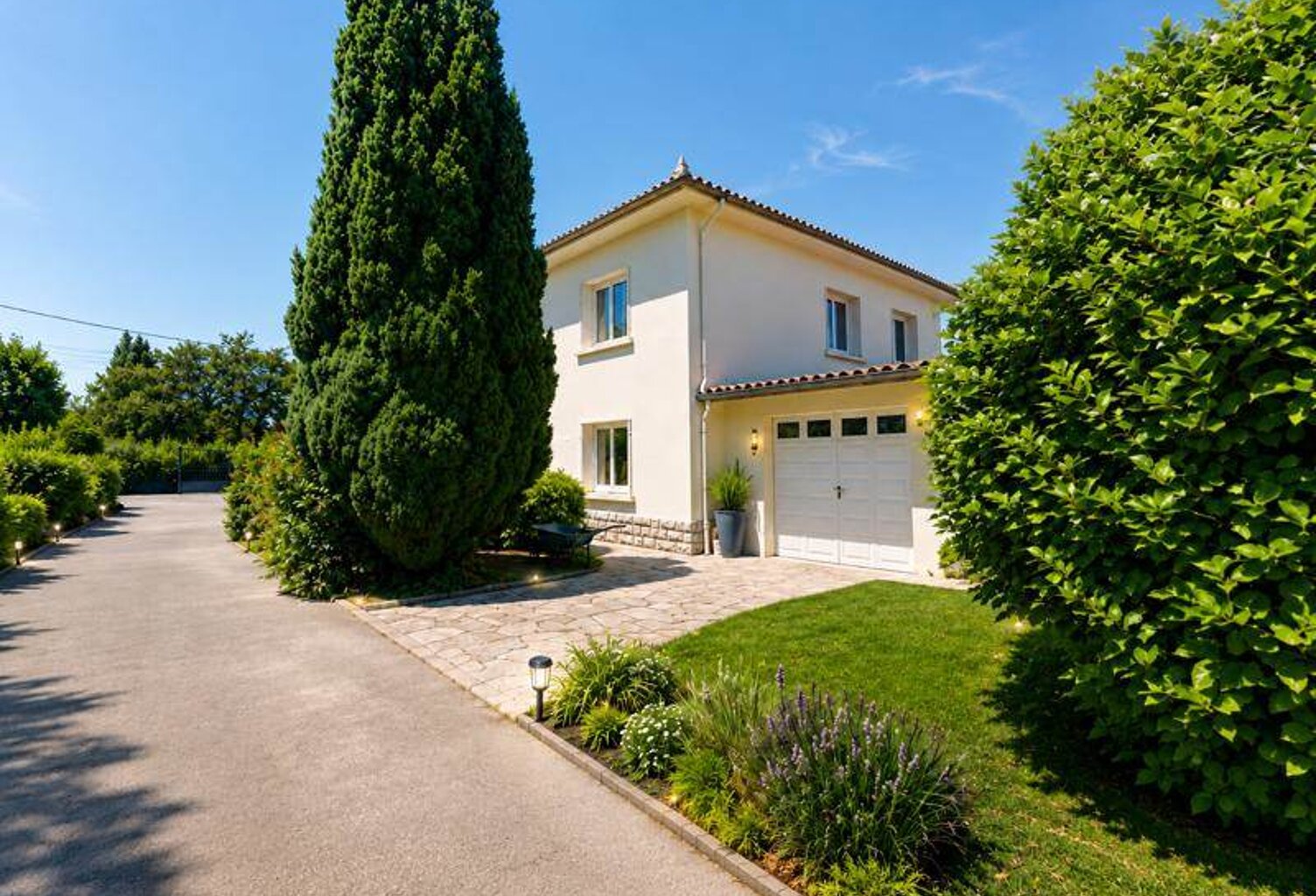 Maison de ville de 9 pièces principales — photo 1