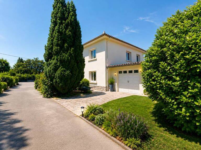 Maison de ville de 9 pièces principales — photo 1