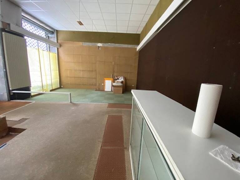 Local commercial — photo 1