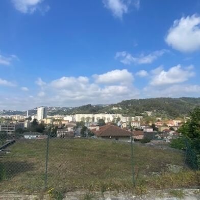 Terrain  220000 €