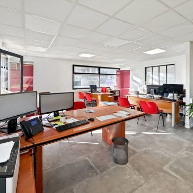 Commerce  2400 €