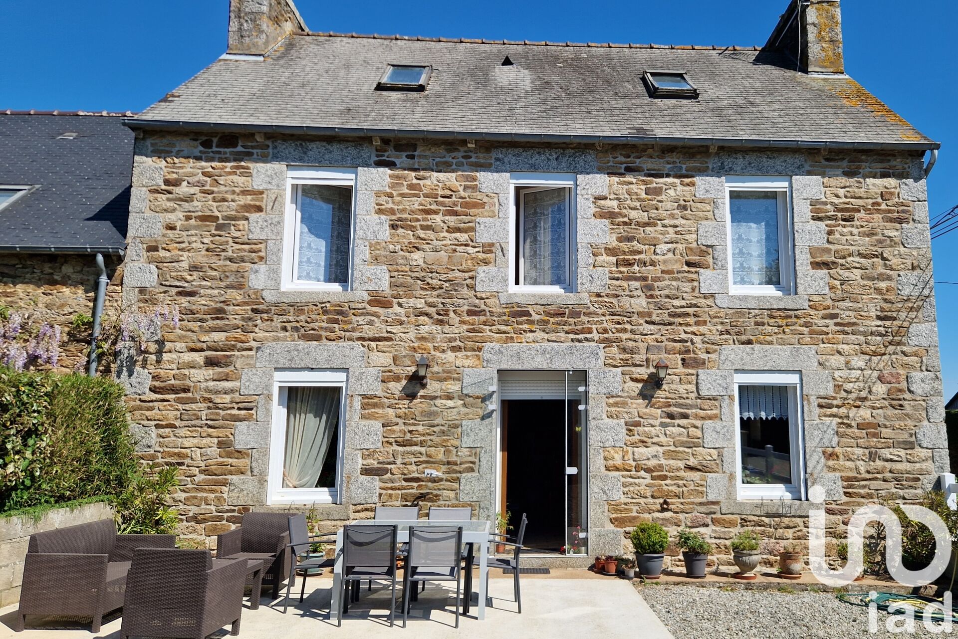 Plouguenast - 131m² - 7p. - 5ch.