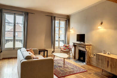 Appartement 3 pièces 910 €