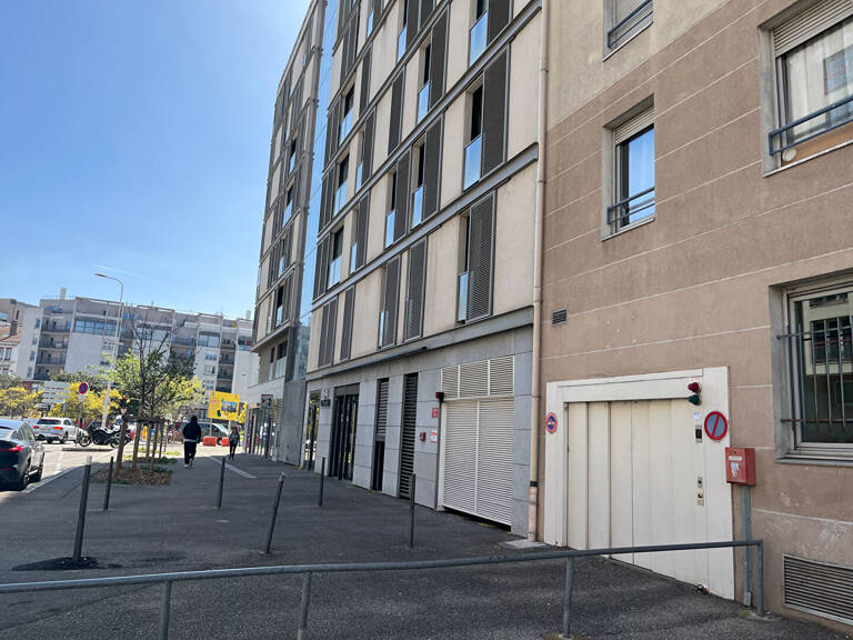 Place de stationnement en sous-sol - Quartier Madeleine - LYON — photo 1