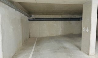 Garage   m² à louer à Lambesc (13410)