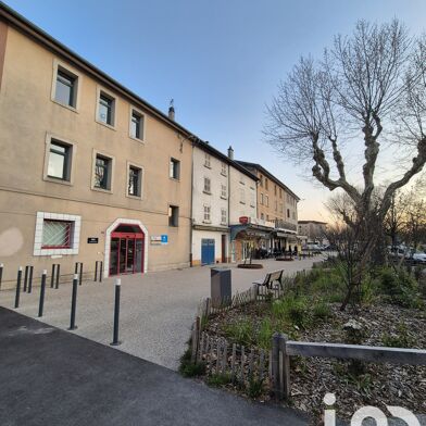 Appartement 12 pièces 333000 €