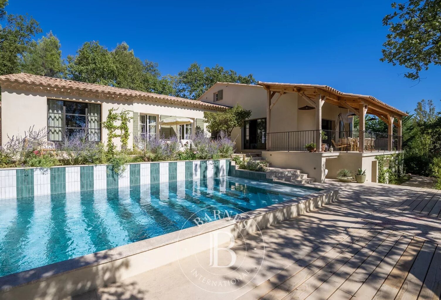 LOURMARIN – PROPRIÉTÉ RÉNOVÉE DE 220 M² – 5 CHAMBRES – PISCINE – — photo 1