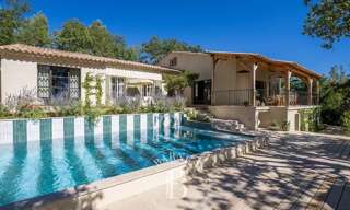 Maison 8 Pièces 220 m² à vendre à Lourmarin (84160)