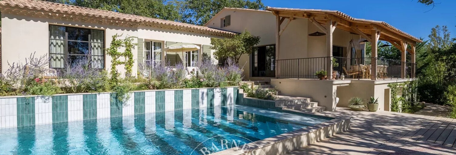 Maison 8 Pièces 220 m² à vendre à Lourmarin (84160)