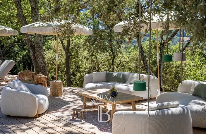 LOURMARIN – PROPRIÉTÉ RÉNOVÉE DE 220 M² – 5 CHAMBRES – PISCINE – — photo 4