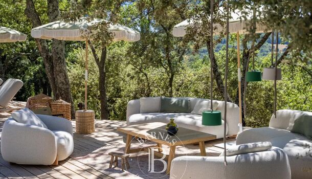 Propri&eacute;t&eacute; 8 pièces  à vendre Lourmarin 84160