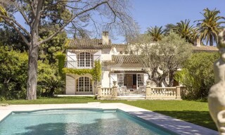 Maison 11 Pièces 295 m² à vendre à Antibes (06160)