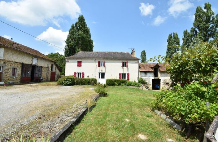 A vendre, ancien corps de ferme composé de deux habitations, dépendances et terrain — photo 4