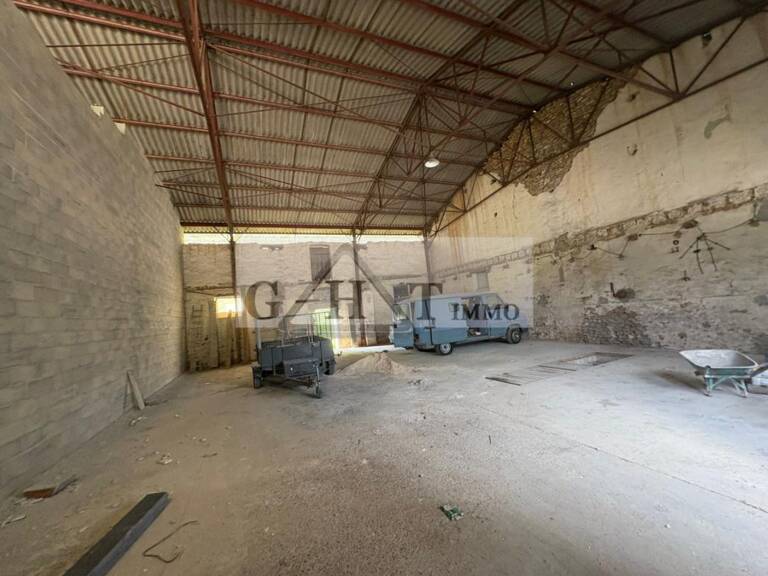 ENTREPOT 200 M² A LOUER A CHAUMES EN BRIE — photo 1