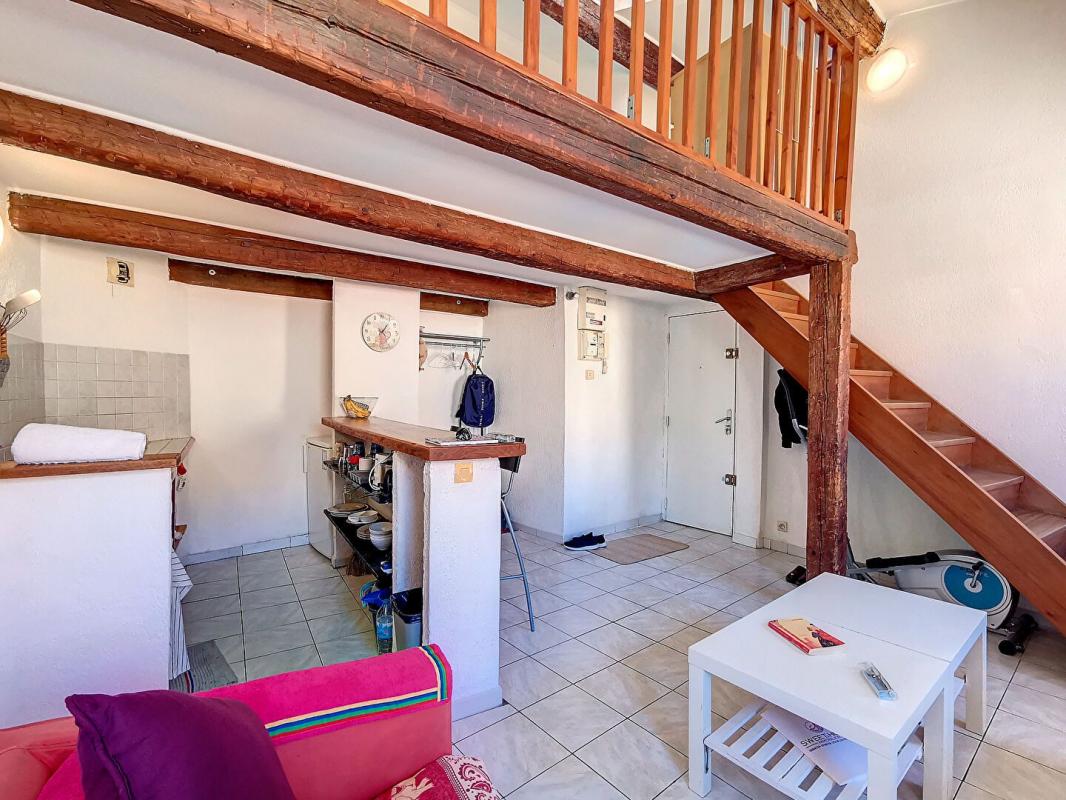 Photo A louer  appartement duplex type 2 meublée  toulon centre image 2/4