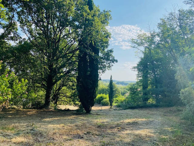 A 12 mn au nord d'Uzès Beau terrain à bâtir éligible de 1000 — photo du bien