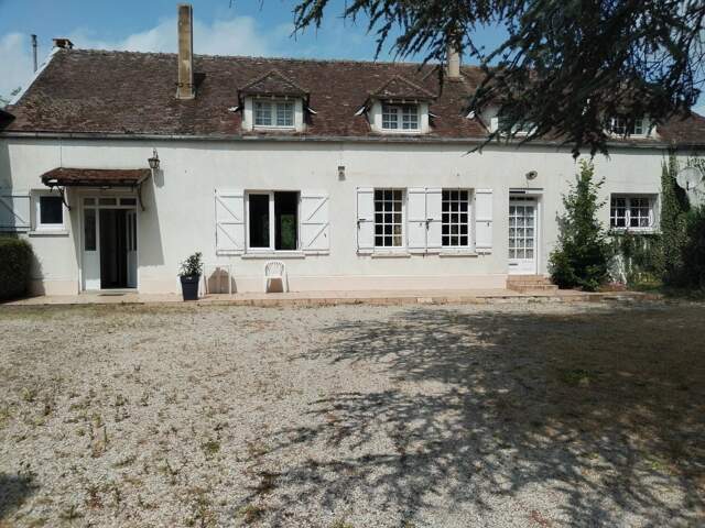 MAISON FAMILIALE 8 PIÈCES, 5 CHAMBRES, DÉPENDANCES, TERRAIN — photo du bien