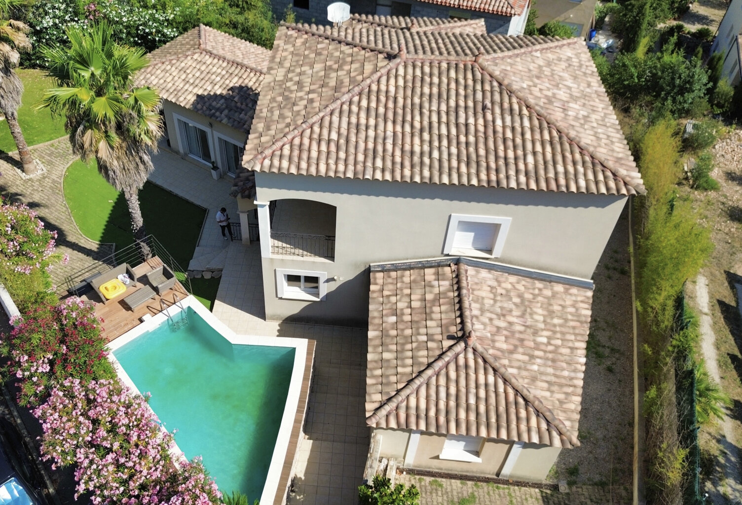 JUVIGNAC - Villa T6 de 218m2 avec piscine — photo 1