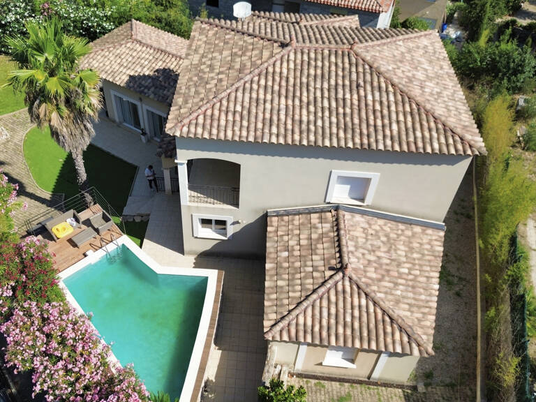 JUVIGNAC - Villa T6 de 218m2 avec piscine — photo 1