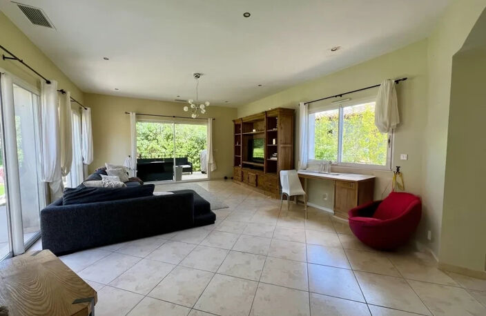JUVIGNAC - Villa T6 de 218m2 avec piscine — photo 4