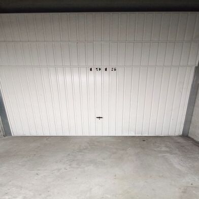 Garage  23000 €