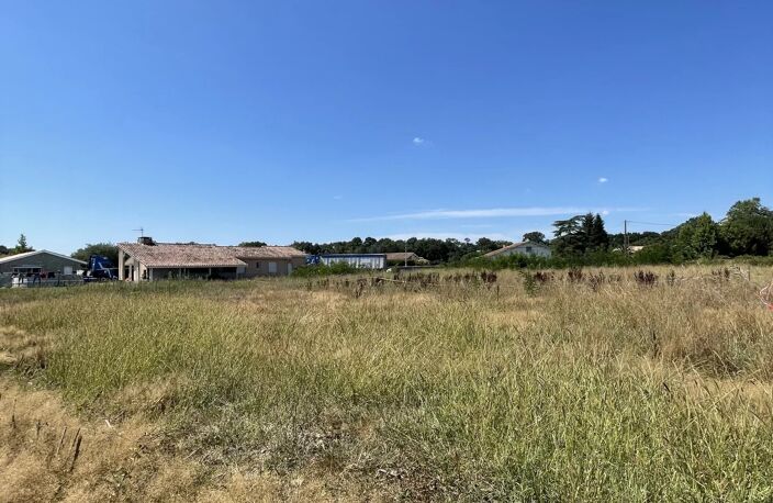 Terrain constructible 1231m² — photo 2