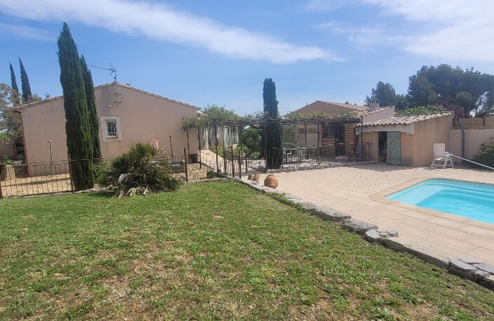 VILLA — photo 2