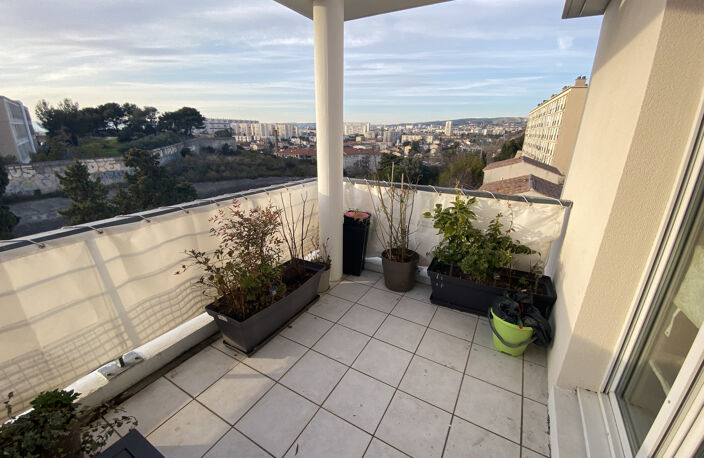  T3 aux Chutes Lavie, vue dégagée, extérieur, parkings et cl — photo 5