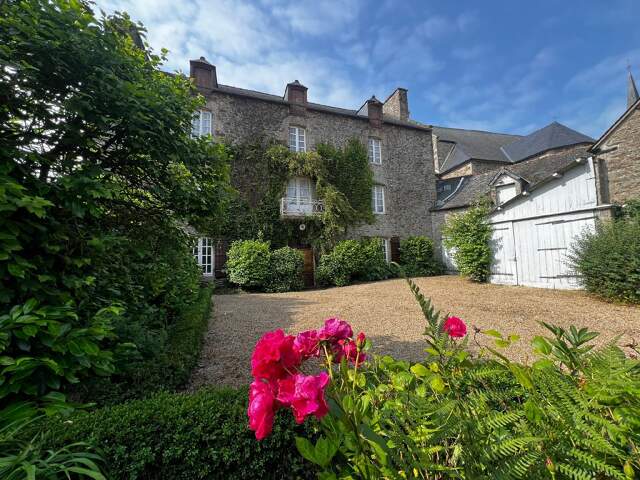 A VENDRE -  MAISON DE MAÎTRE- SOQUET IMMOBILIER - CORSEUL — photo du bien