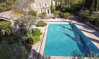 Maison 8 Pièces 300 m² à vendre à Gordes (84220)