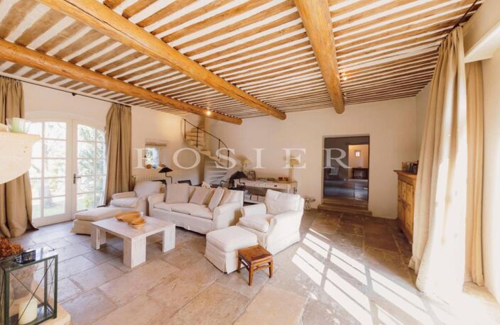 A Gordes, superbe mas et sa maison de gardien sur plus d'un hect — photo 3