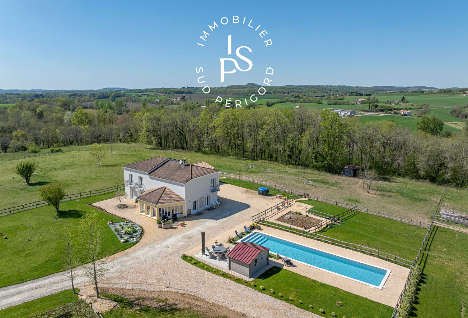 Grande maison avec piscine sur 2 hectares — photo 1