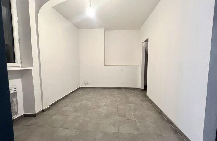 Nouveauté<br><br>Appartement T2 actuellement loué, situé en rez- — photo 3