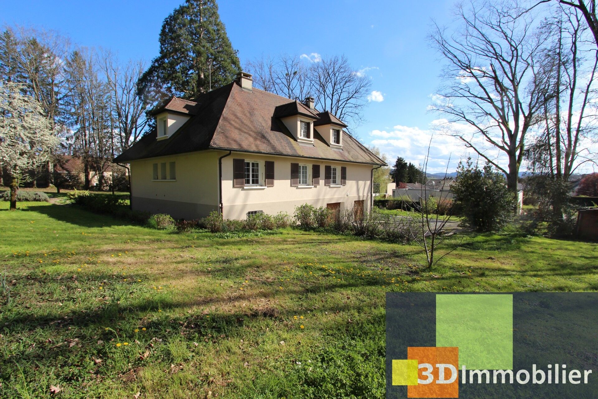 Vente maison - 10 pièce(s)