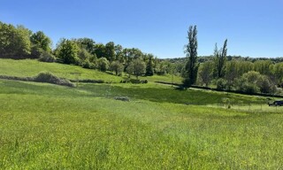 Terrain  1080 m² à vendre à Meyssac (19500)
