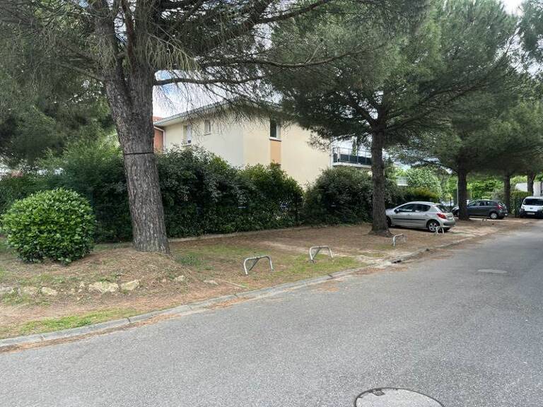 Garage   — photo 1