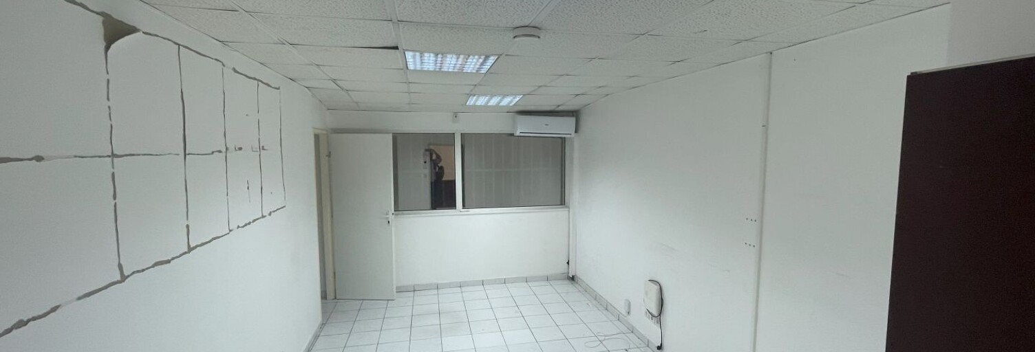 Bureau  20 m² à louer à Baie-Mahault (97122)