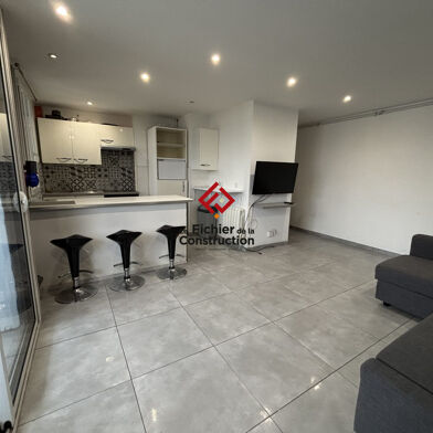 Appartement 4 pièces 890 €