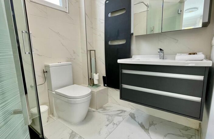 NICE/ Le PORT/ Appartement 2p en parfait état — photo 2