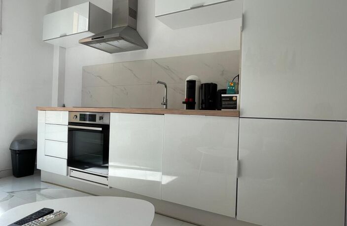 NICE/ Le PORT/ Appartement 2p en parfait état — photo 5