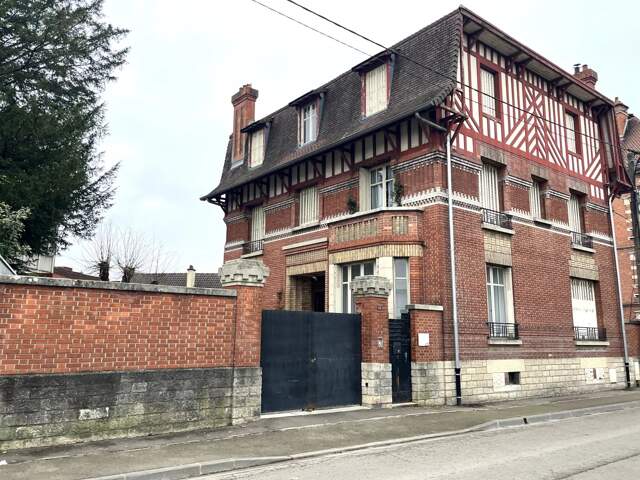 Maison bourgeoise 300 m2   6 chambres   Jardin   Proche gare — photo du bien