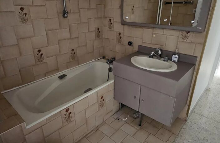 Investissement locatif, appartement T5, Lou Piboulo. Pissevin — photo 5